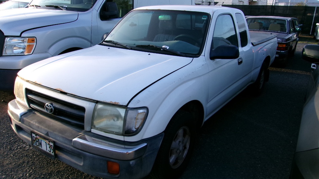 TOYT Tacoma 2000 RBW139