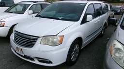 CHRY Town &amp; Country 2014 TTV176