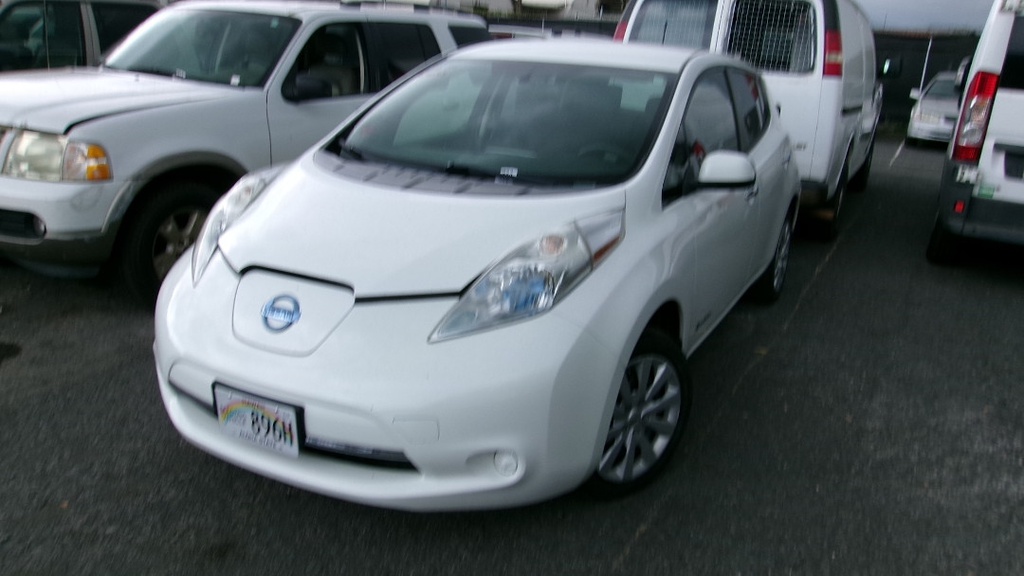 NISS Leaf 2014 EV896H-KK