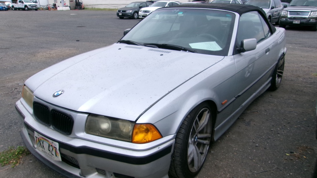 BMW 328i 1999 TNX427