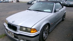 BMW 328i 1999 TNX427