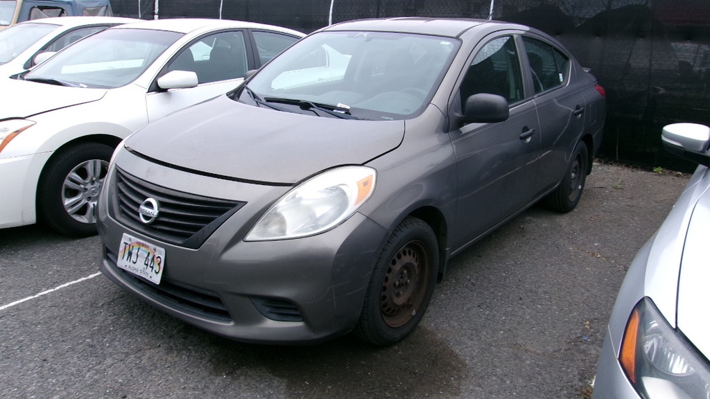 NISS Versa 2013 TWJ443