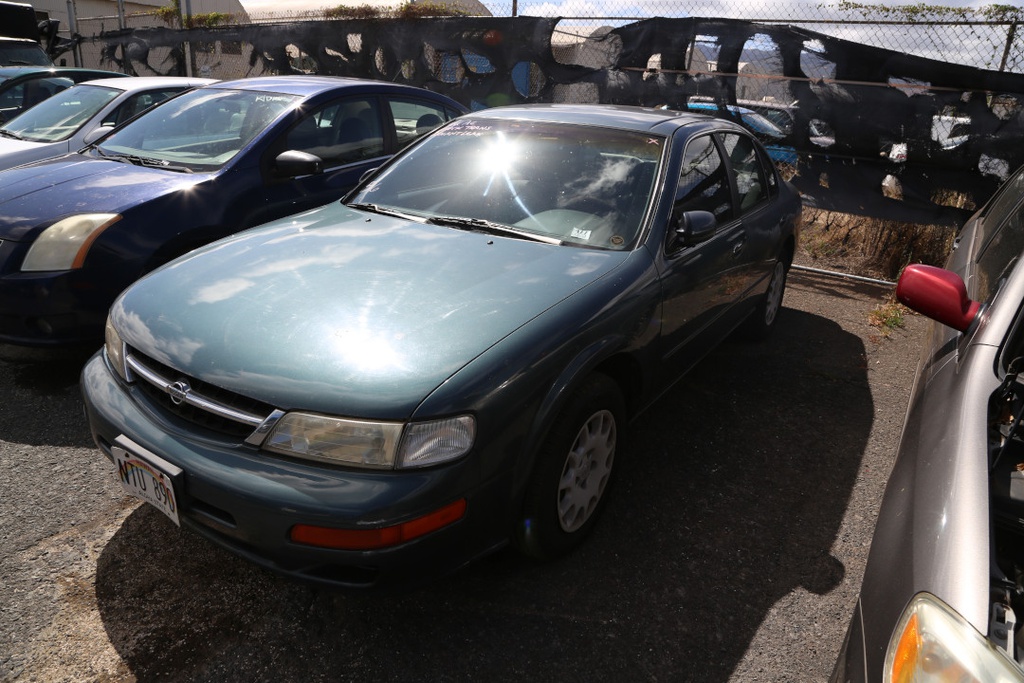 NISS Maxima 1998 NTU890-3