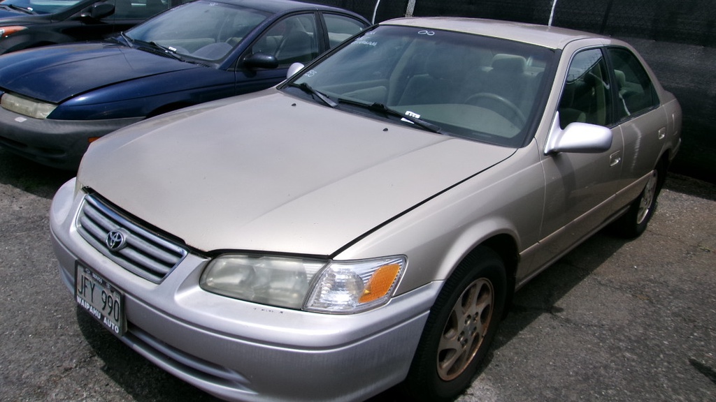 TOYT Camry 2000 JFY990