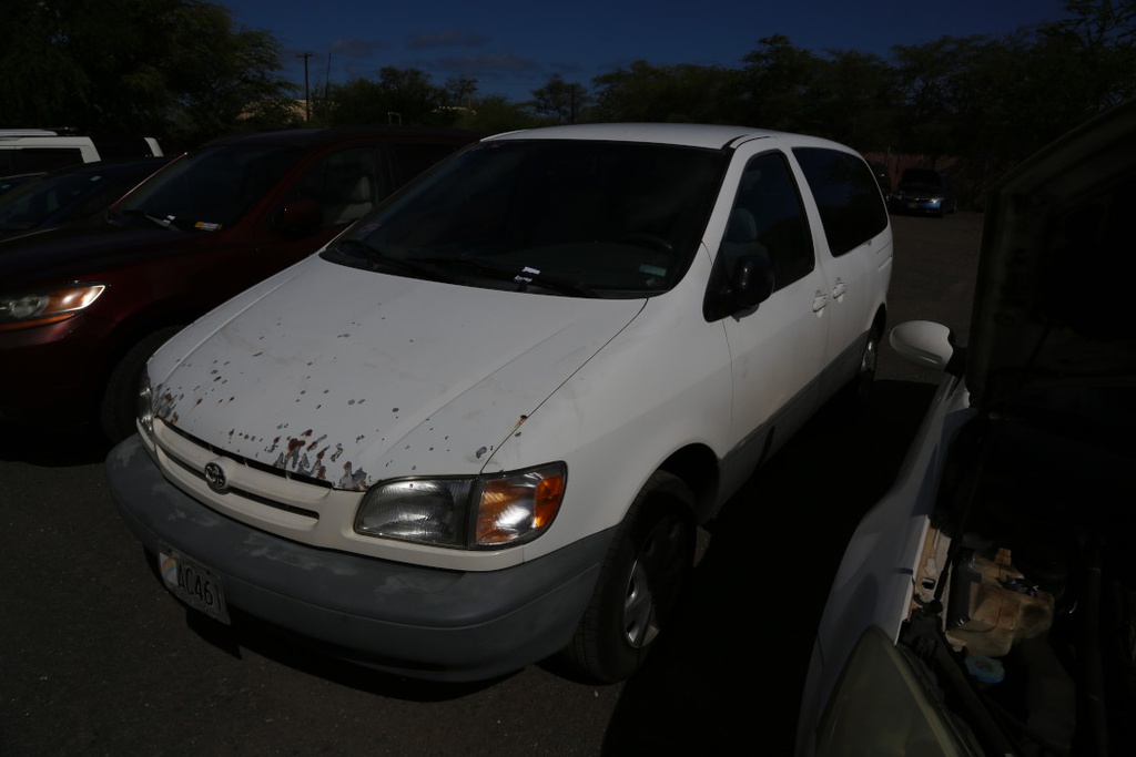 TOYT Sienna XLE 1998 AC461