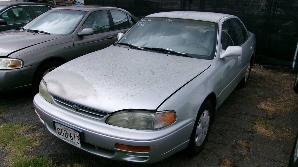 TOYT Camry LE 1996 GGB613