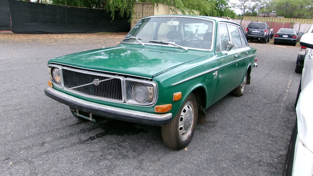 VOLV  1976 144S 3B8803