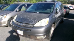 TOYT Sienna XLE 2004 BZ072