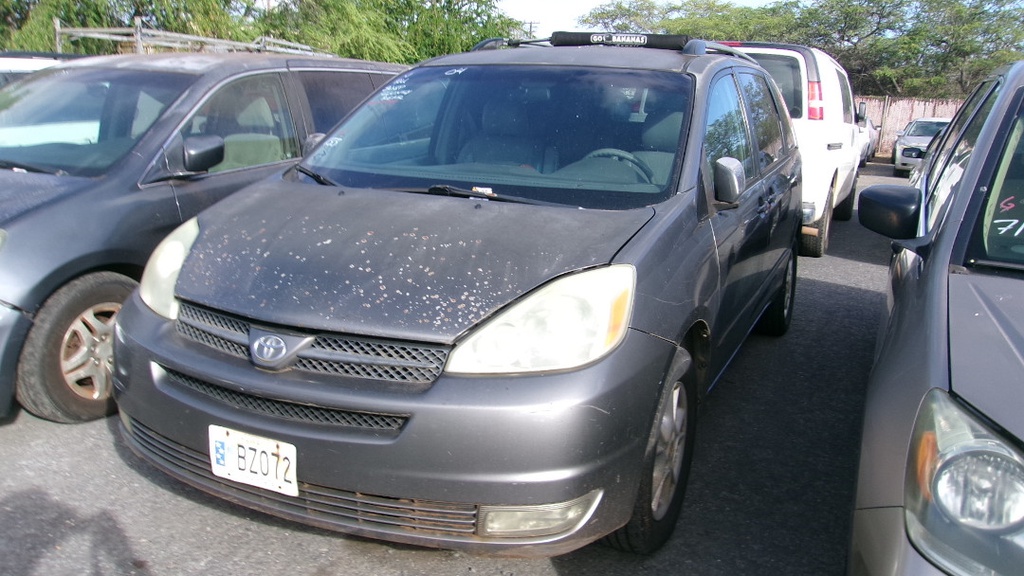 TOYT Sienna XLE 2004 BZ072-XX