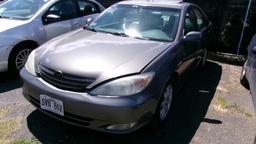 TOYT Camry 2004 SVN862