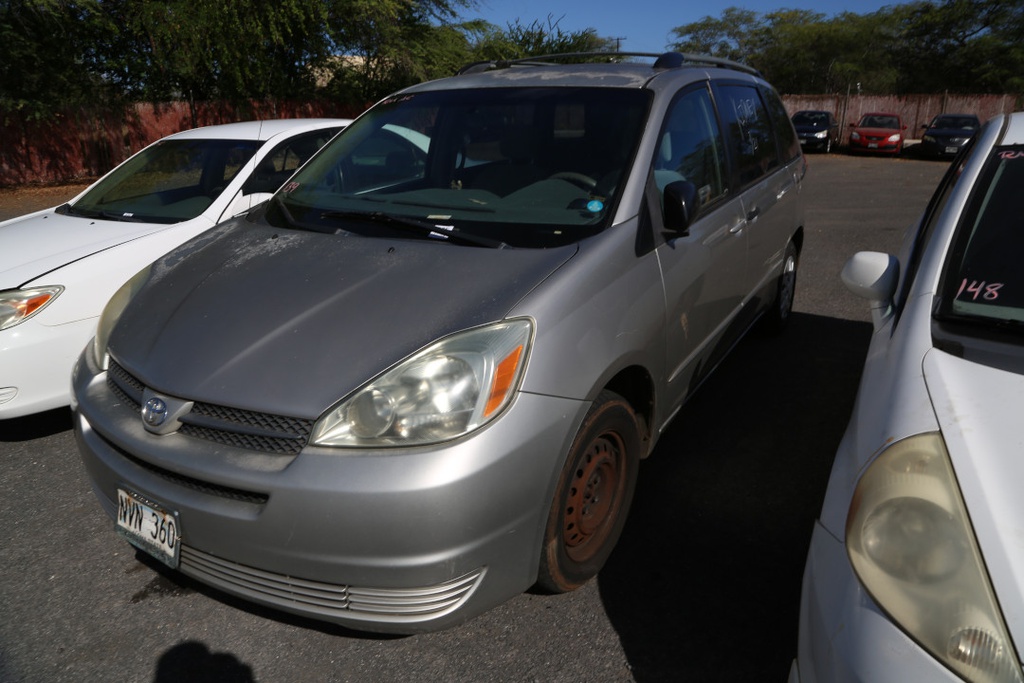 TOYT Sienna CLE 2005 NVN360