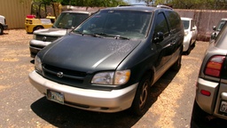 TOYT Sienna 2000 PX62F