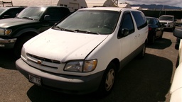TOYT Sienna 2000 JBY172-CC