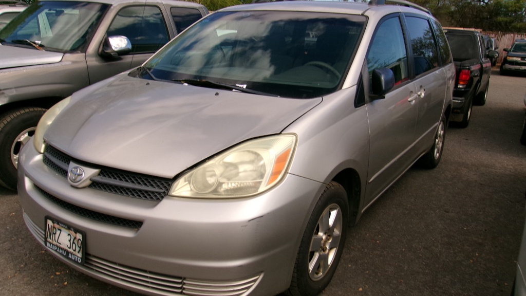 TOYT Sienna LE 2005 NRZ369-DD