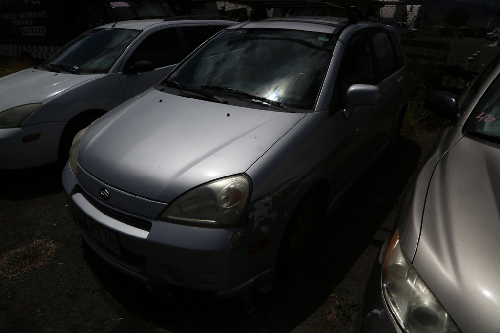SUZI Aerio 2002 JYY240-4