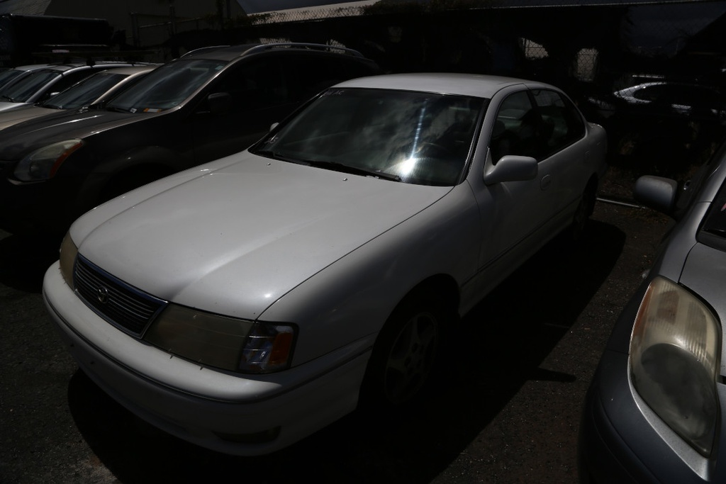 TOYT Avalon 1999 JCF067-4