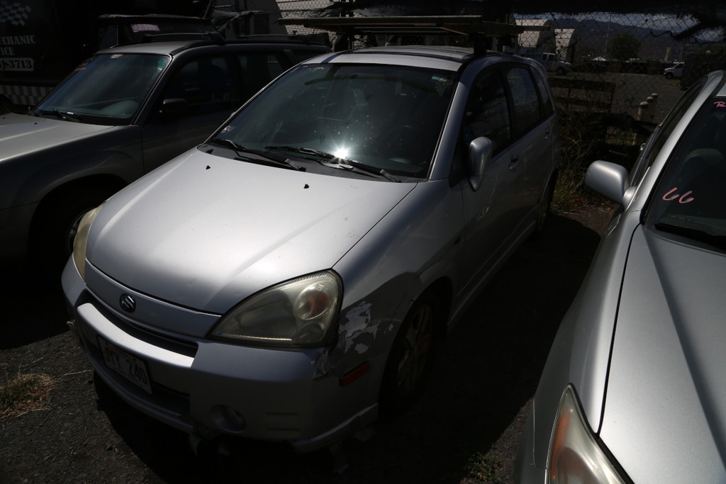 SUZI Aerio 2002 JYY240-5