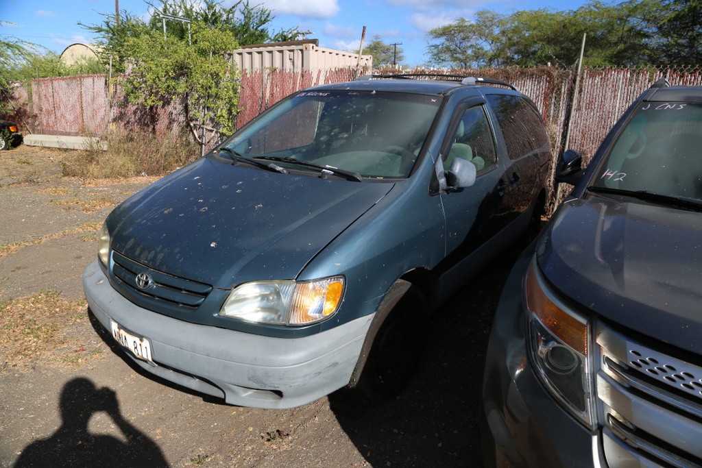 TOYT Sienna 2002 NNA811