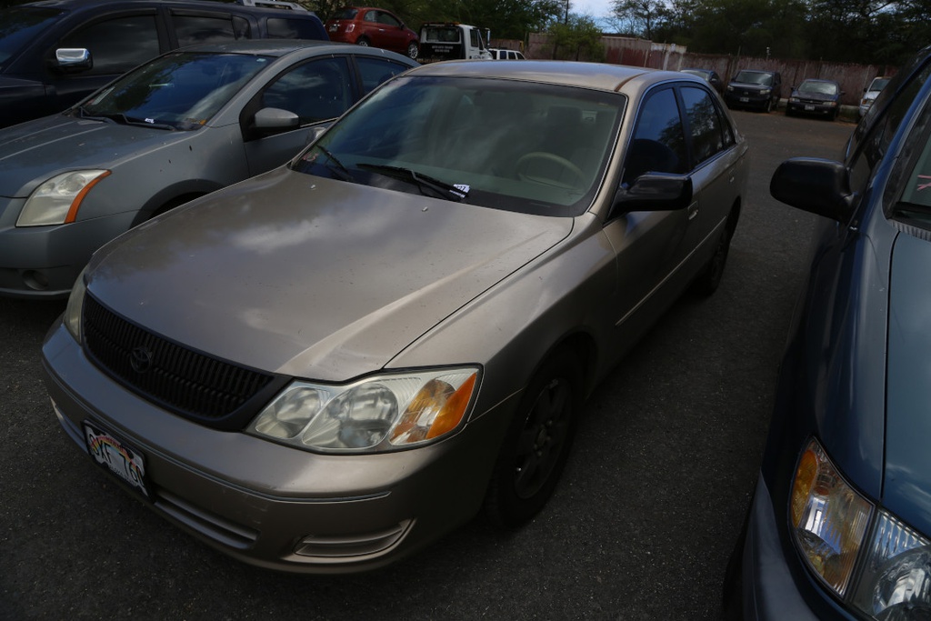 TOYT Avalon 2001 SXF760