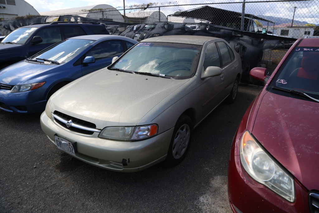 NISS Altima 1998 GVU652-10