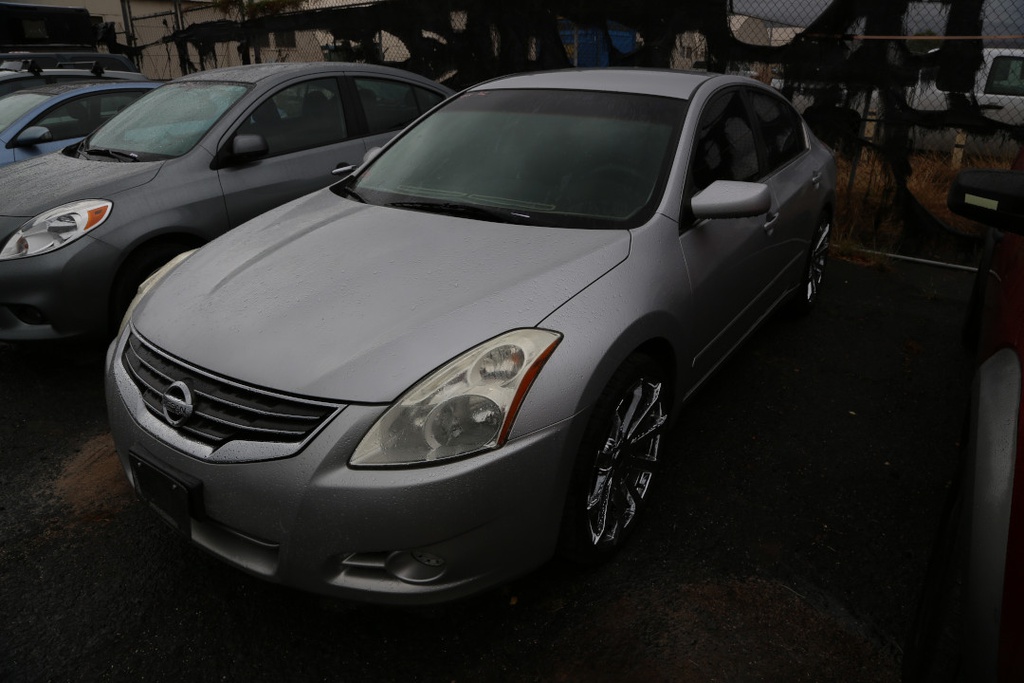 NISS Altima 2011 LBT702