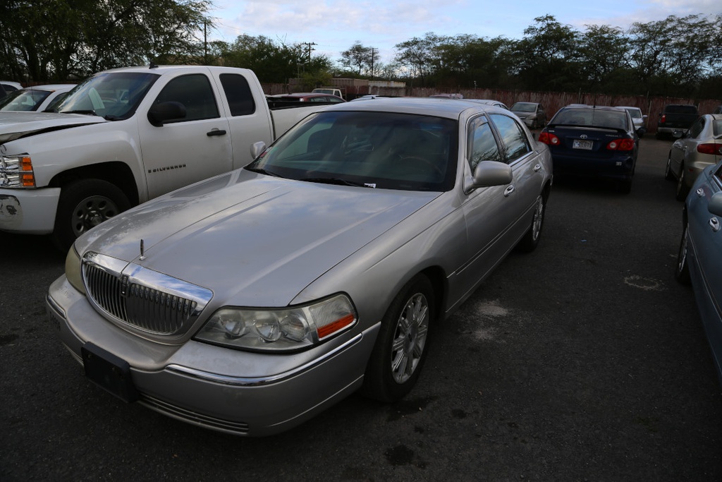 LINC Towncar 2009 TPB955