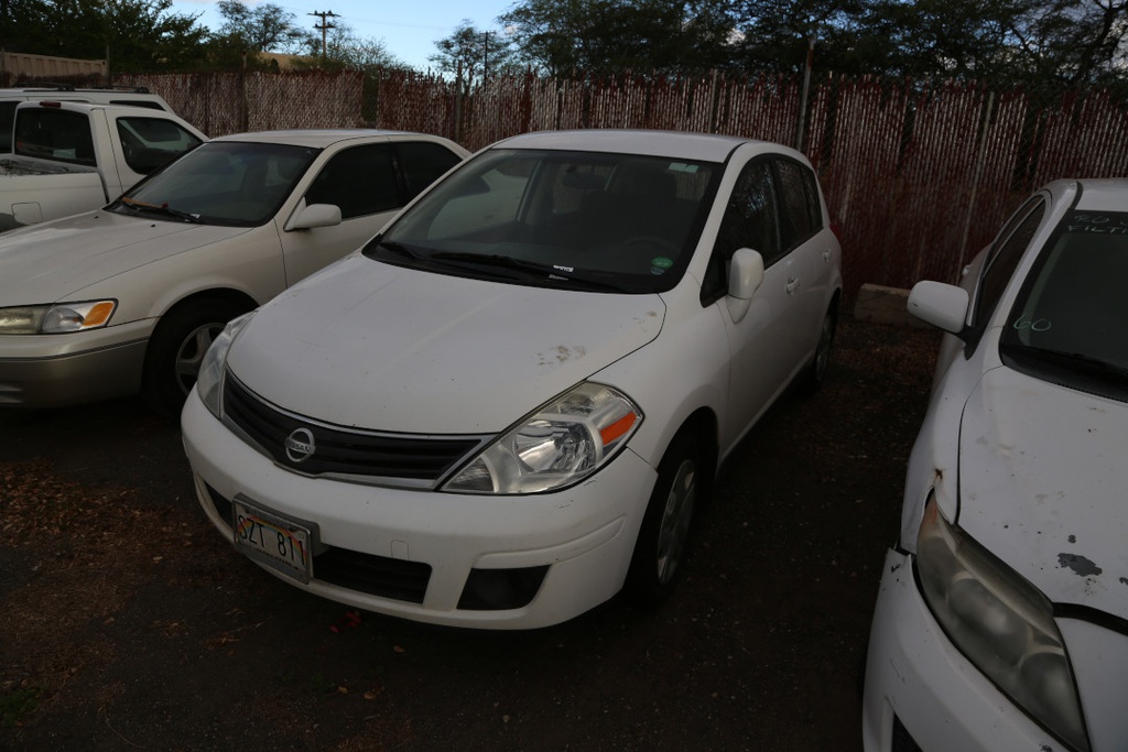 NISS Versa 2011 SZT811