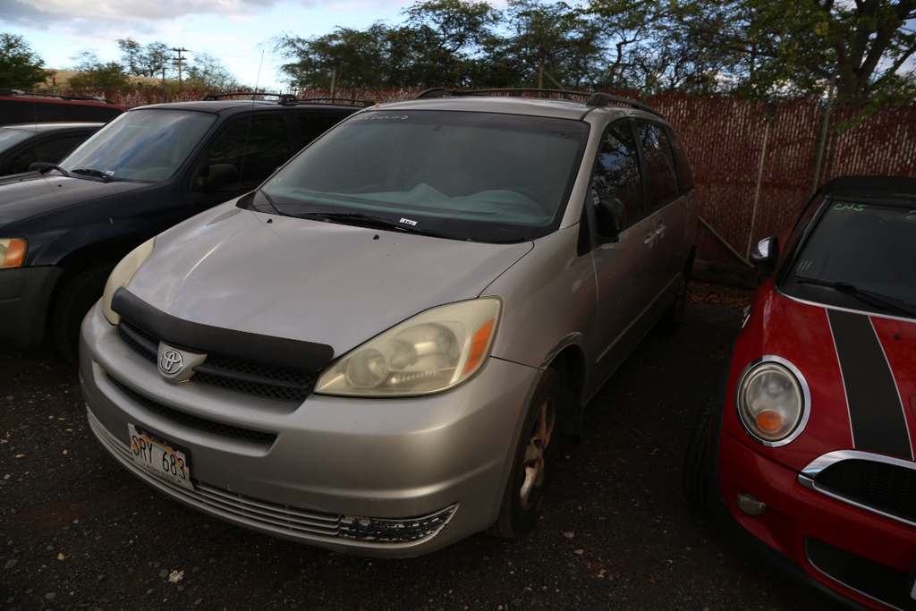 TOYT Sienna 2005 SRY683