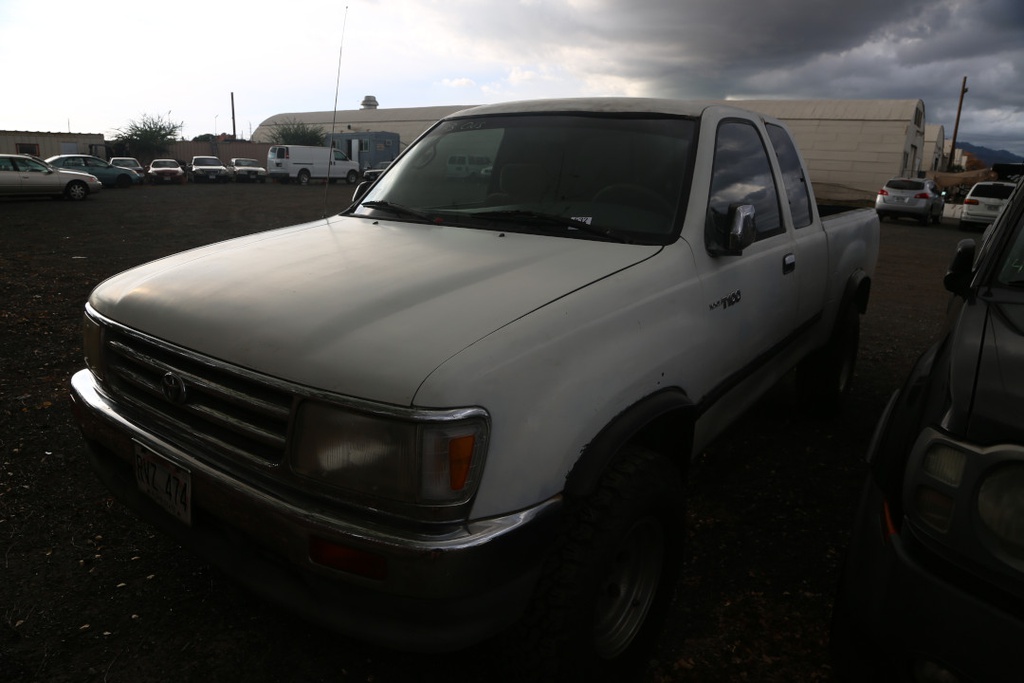 TOYT T100 1995 RVZ474