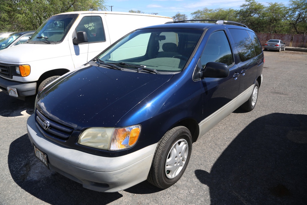 TOYT Sienna 2002 JTD559
