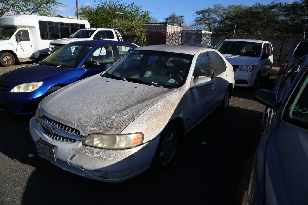 NISS Altima 2001 JJN299