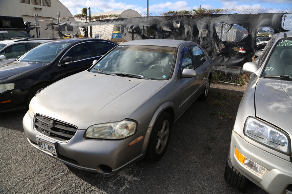 NISS Maxima 2000 RTJ495