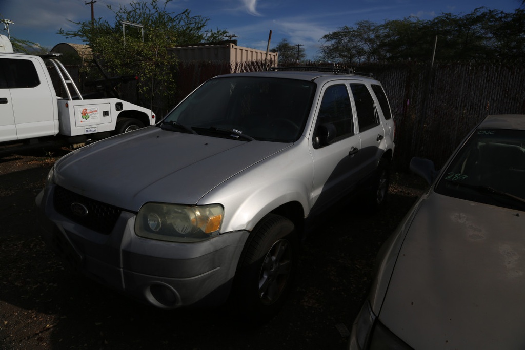 FORD Escape XLT 2005 NNR394-30