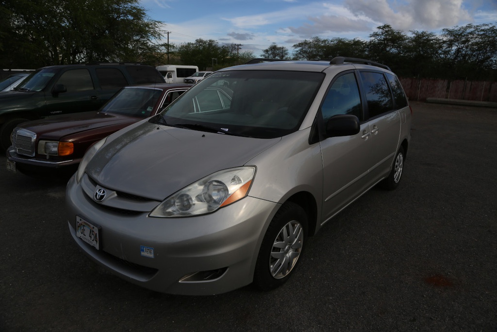 TOYT Sienna 2006 PGE454