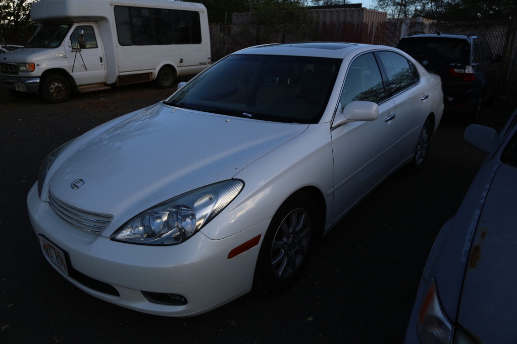 LEXS 300ES 2002 JVA891