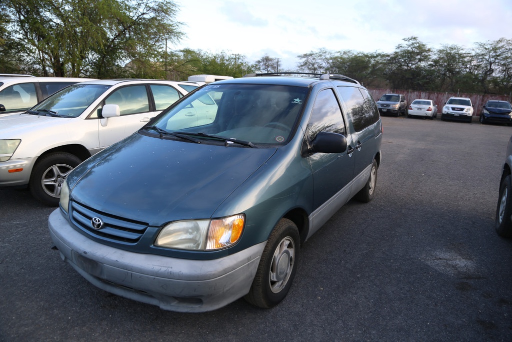 TOYT Sienna 2001 AN800