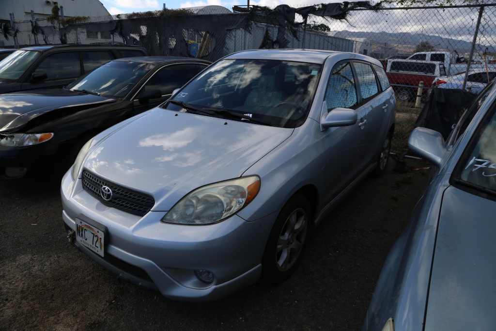 TOYT Matrix 2005 NXC721-100