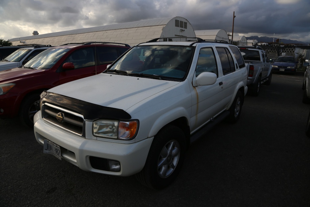 NISS Pathfinder 2000 JDU382