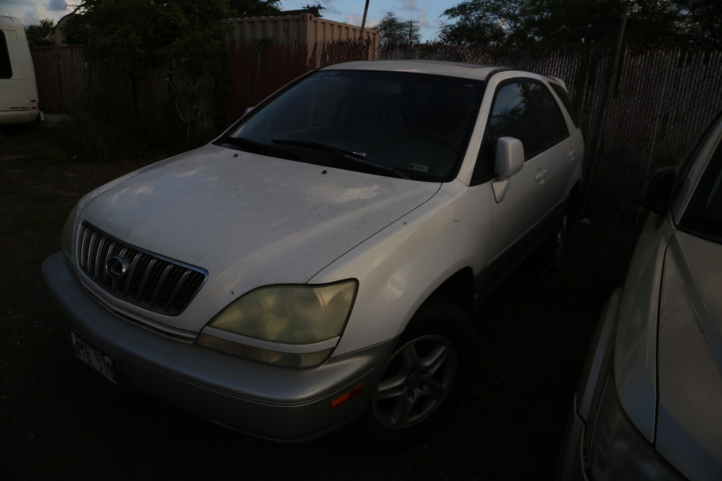 LEXS RX300 2002 JYB510-77