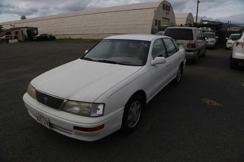 TOYT Avalon 1996 GJS518