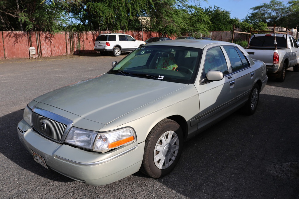 MERC Grand Marquis 2004 NJX519