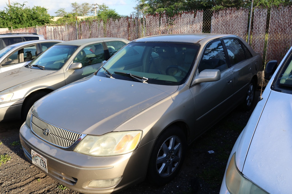 TOYT Avalon 2000 RVP659
