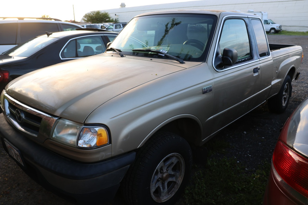 MAZD B3000 2001 KTG627