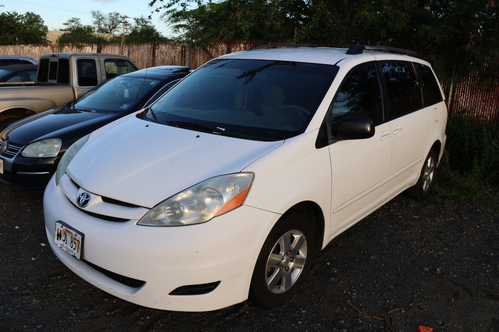 TOYT Sienna 2008 WJB857