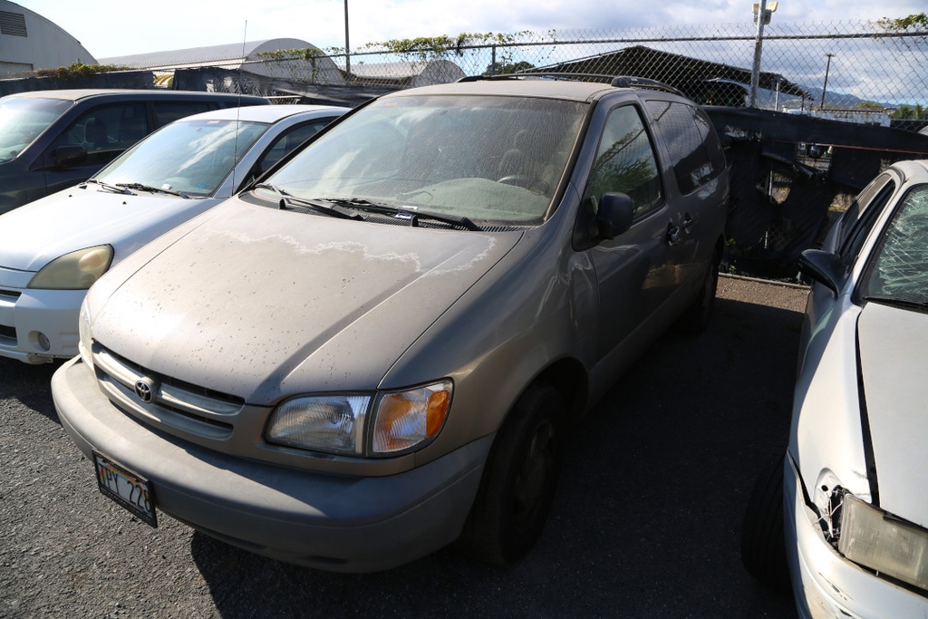 TOYT Sienna 1999 TPY228