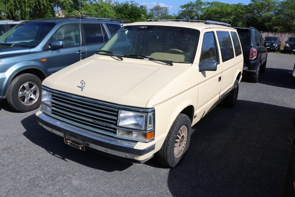PLYM Voyager 1987 FYG354