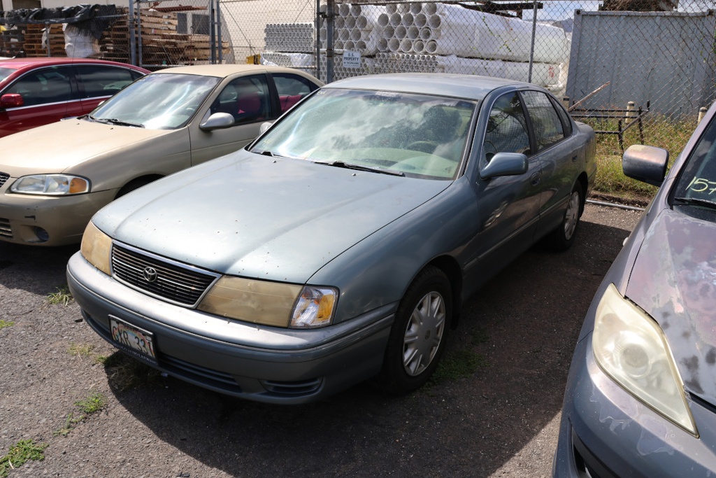 TOYT Avalon 1998 GXR331