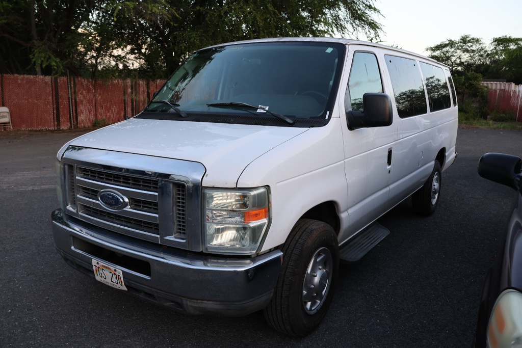 FORD E-350 2010 TGS230