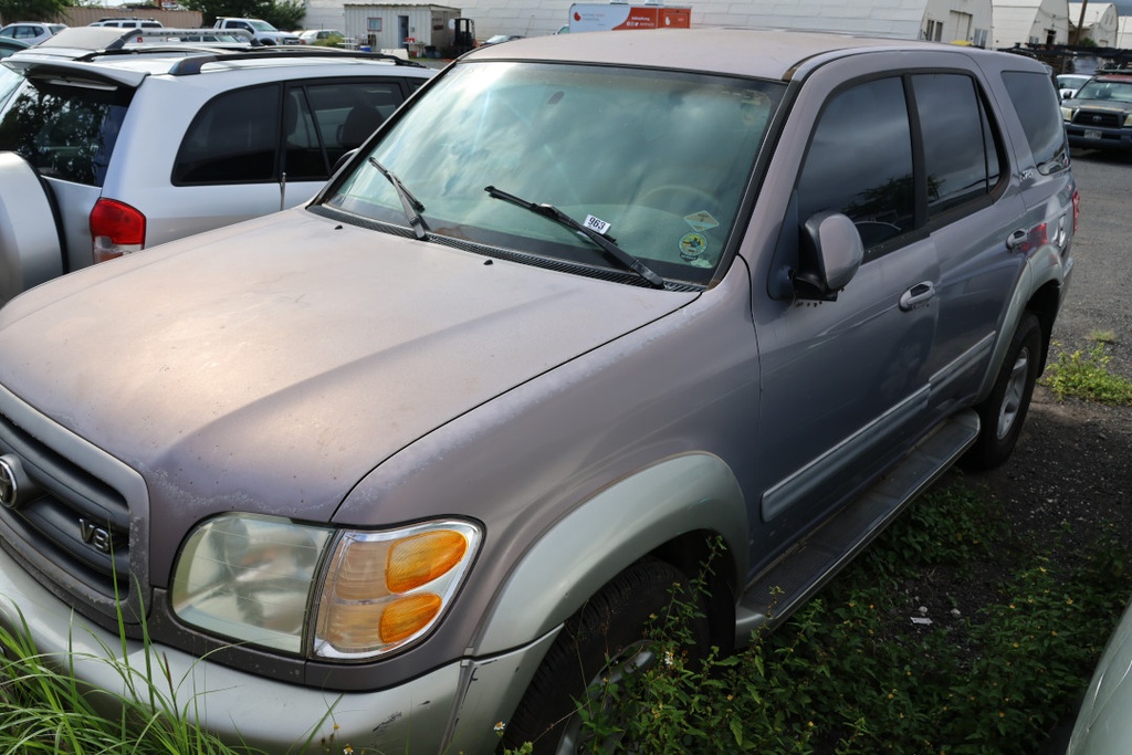 TOYT Sequoia SR5 2001 JRE922-44