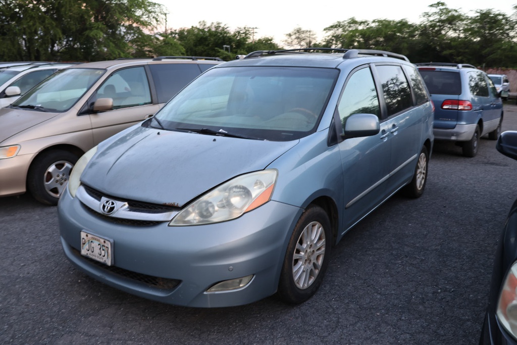 TOYT Sienna 2007 PJG357-44